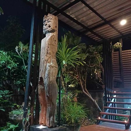 Chez Pom Hotel Chiang Mai Exterior photo