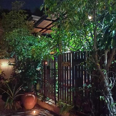 Chez Pom Hotel Chiang Mai Exterior photo