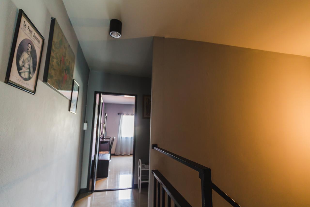 Chez Pom Hotel Chiang Mai Exterior photo
