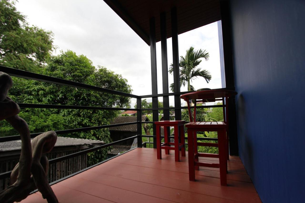 Chez Pom Hotel Chiang Mai Exterior photo